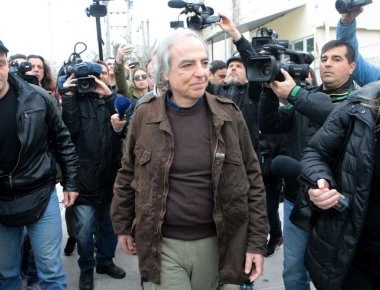 Το Twitter οργιάζει με την έξοδο και τη βόλτα του Δ. Κουφοντίνα στο κέντρο της Αθήνας - «Τρομοτουρισμός»